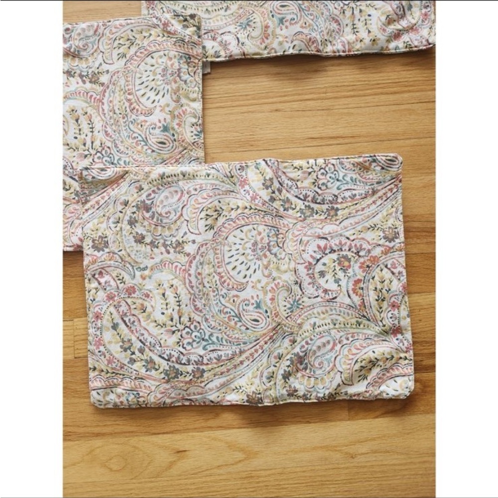 Envogue placemats. Set of 4